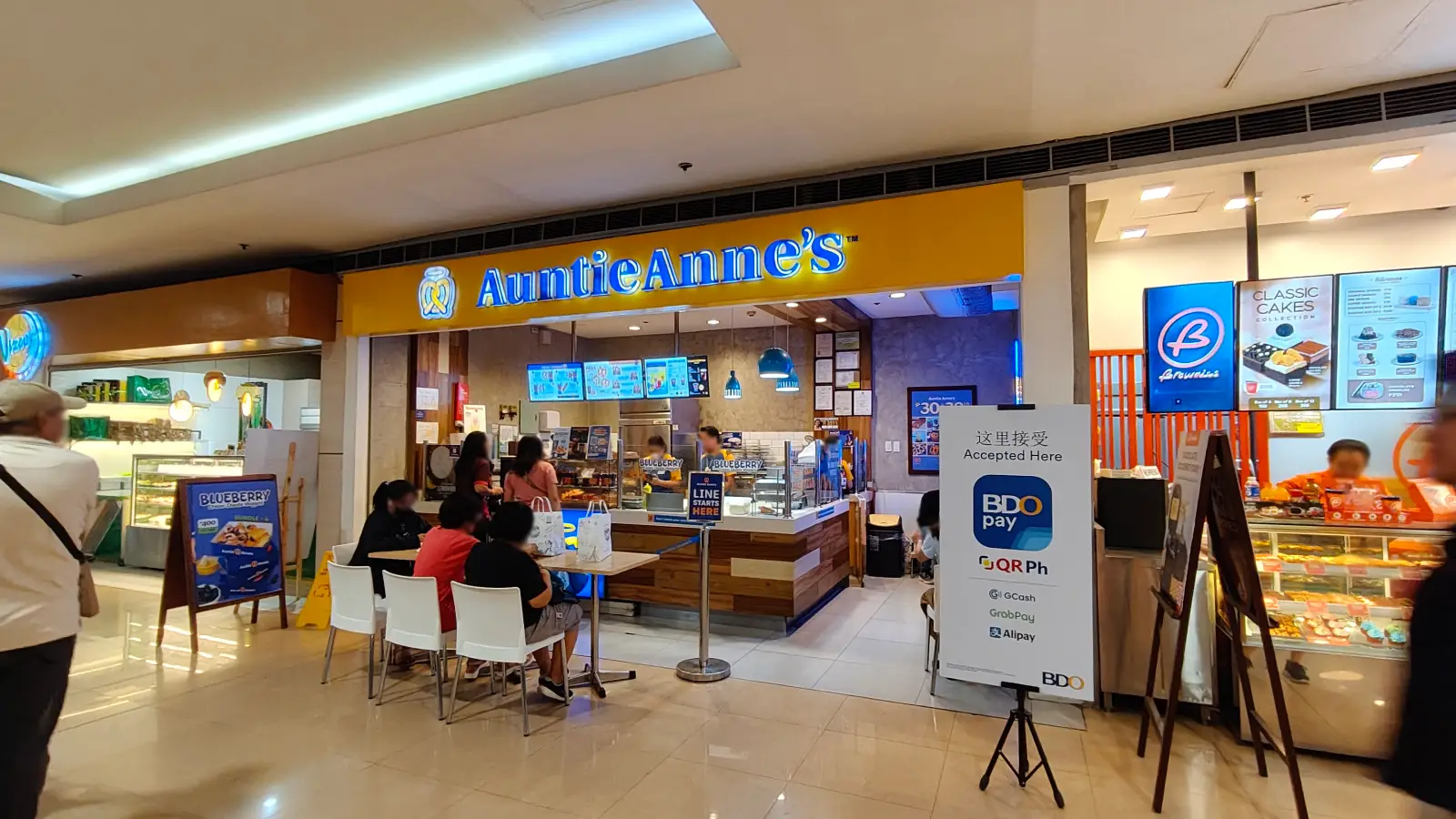 AUNTIE ANNE'S in SM Megamall